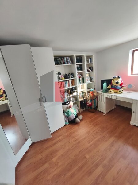 Giulesti, casa 4 camere.