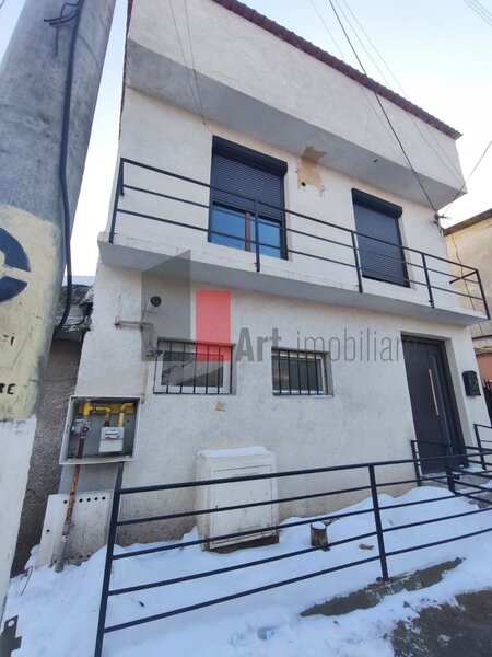 Giulesti, casa 4 camere.