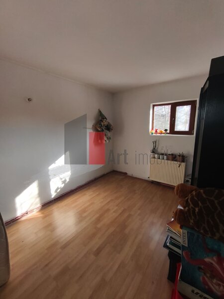 Giulesti, casa 4 camere.