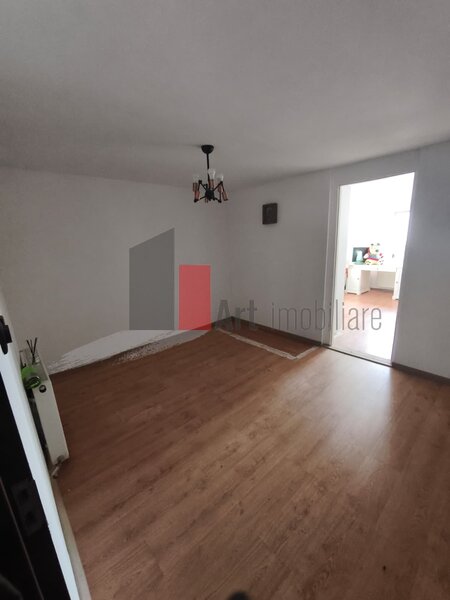 Giulesti, casa 4 camere.